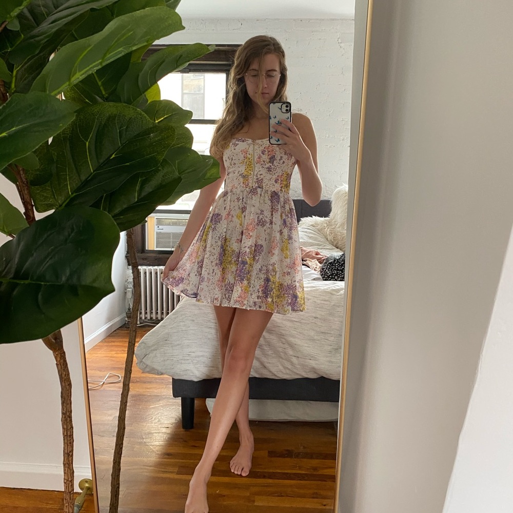 Beautiful floral dress by Guess removable straps